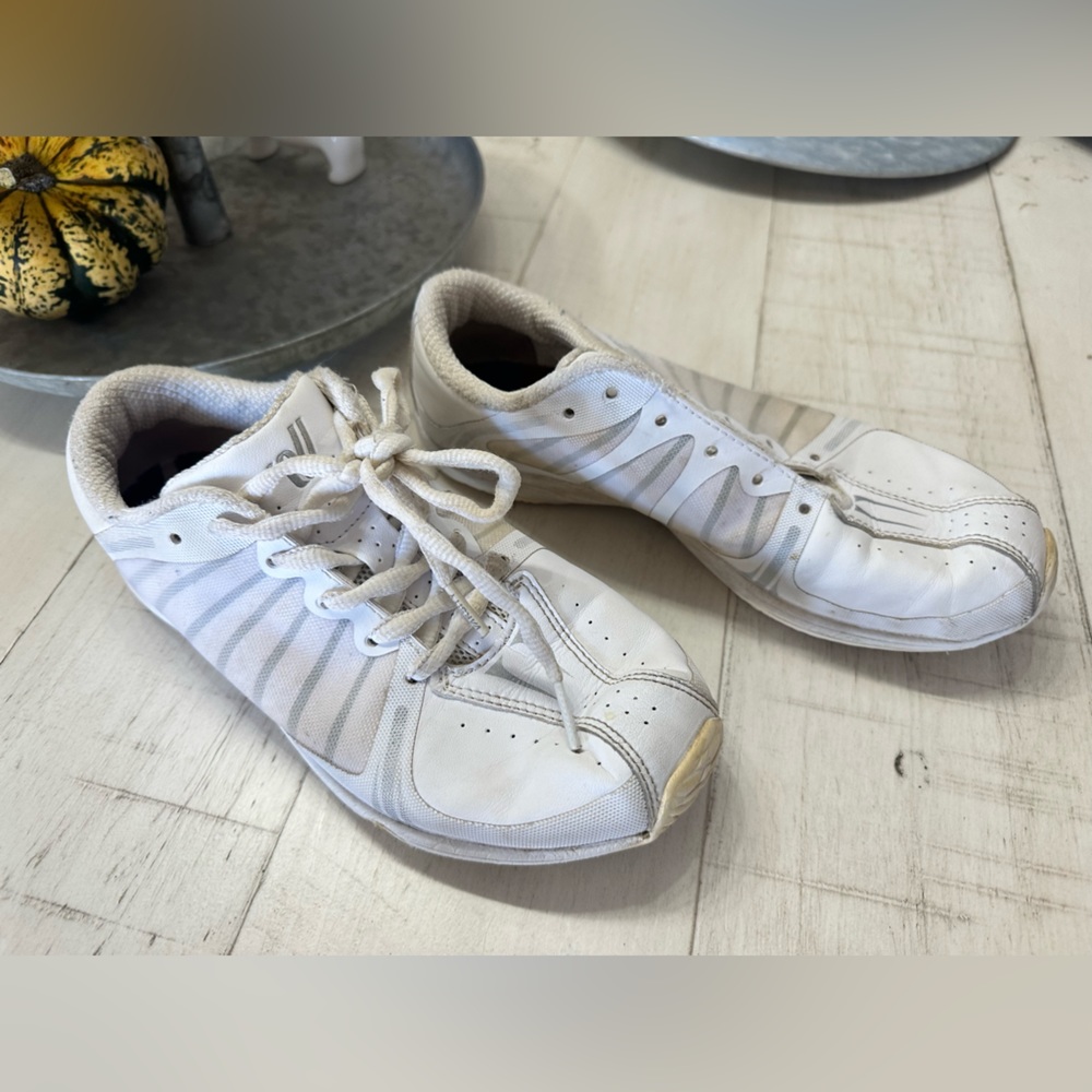 Varsity Cheer Shoes Size 7